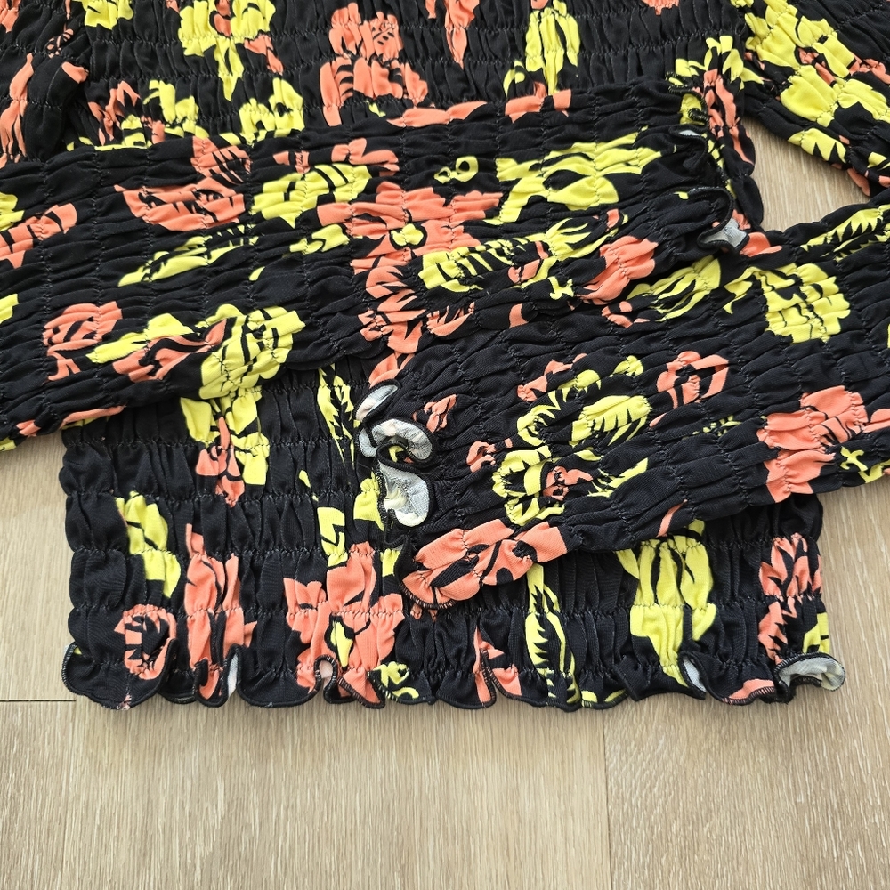 Meryll Rogge Ruched Top - Picture 2 of 8